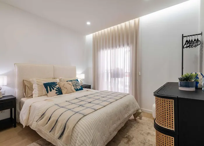 Beach Townhouse - Luxury, Wi-Fi, Ac, 2 Mins From The Beach