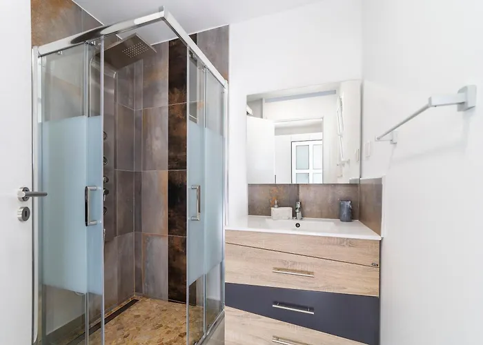Modern Duplex Close To The Beach